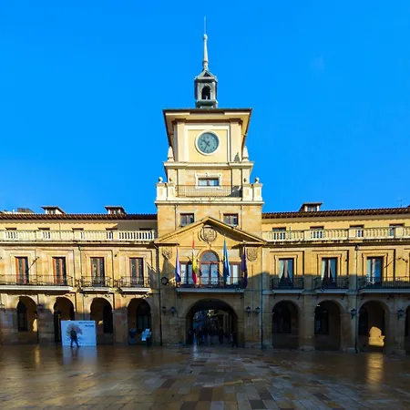 Plaza America , Centro