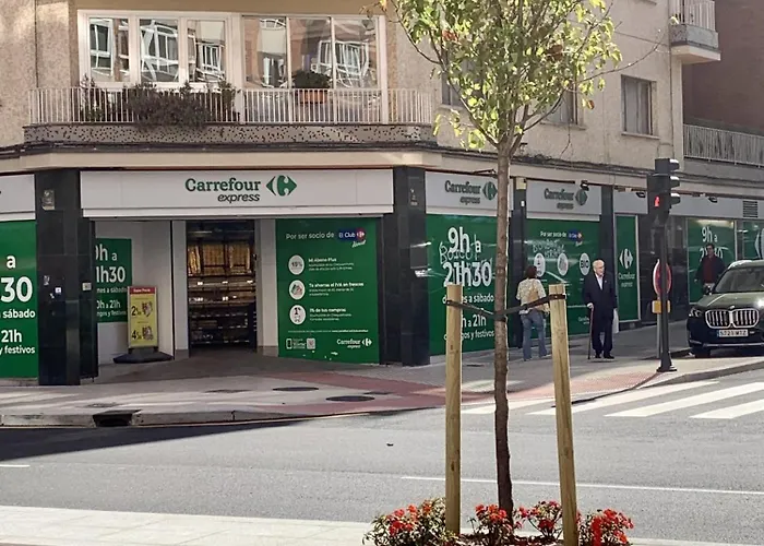 Marques De Teverga , Centro Oviedo